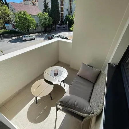 Soho Apartmán *